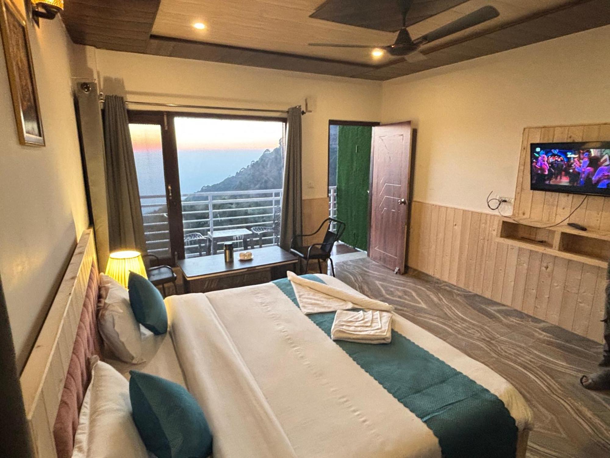 Urban Wave 2Bed Rooms By The North Edge Kasauli Exterior foto